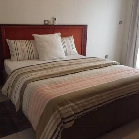 Le Buffle Noir Appart D'Hotes Douala Kültér fotó