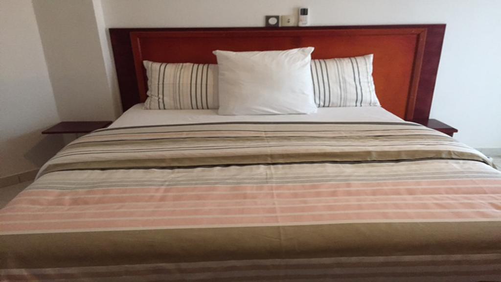 Le Buffle Noir Appart D'Hotes Douala Kültér fotó