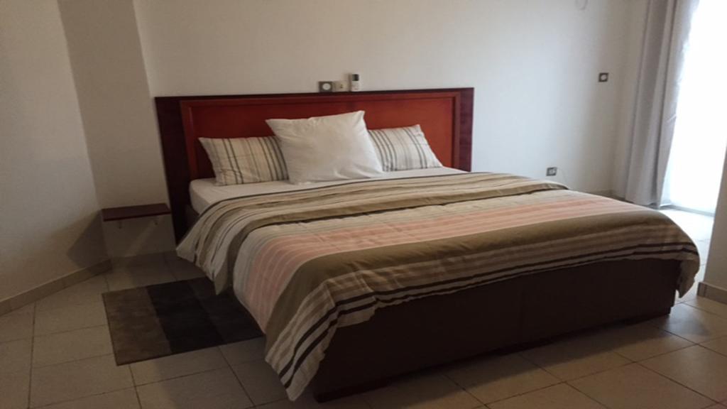 Le Buffle Noir Appart D'Hotes Douala Kültér fotó