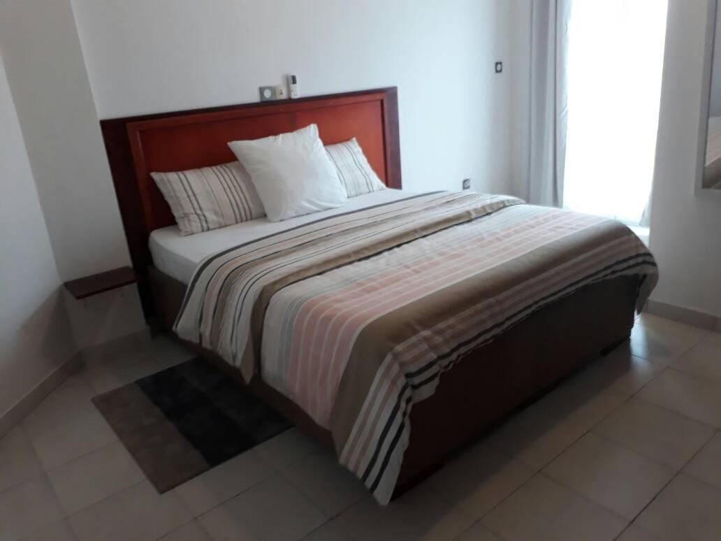 Le Buffle Noir Appart D'Hotes Douala Kültér fotó
